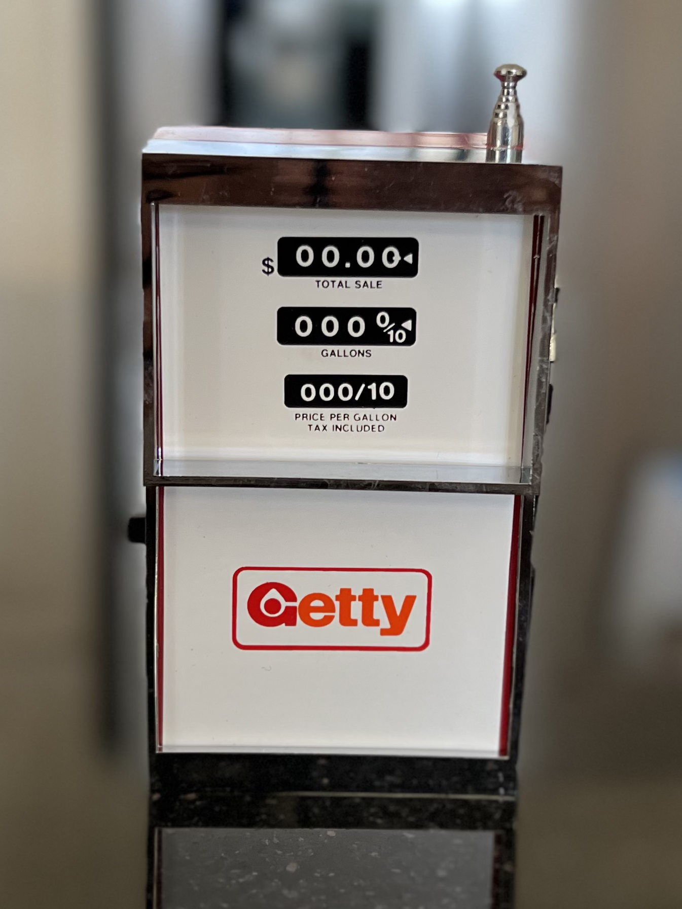 1968 Getty Gas Promotional Transistor Radio